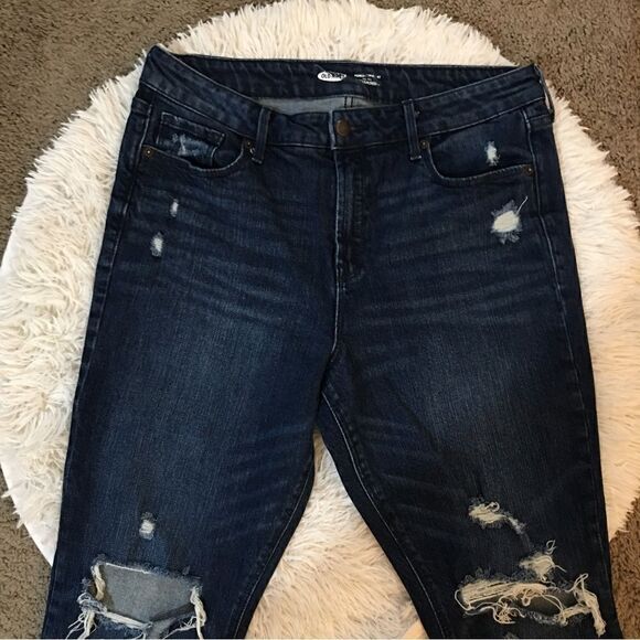 OLD NAVY POWER SLIM STRAIGHT DISTRESSED DARK WASH JEANS - Picture 4 of 7